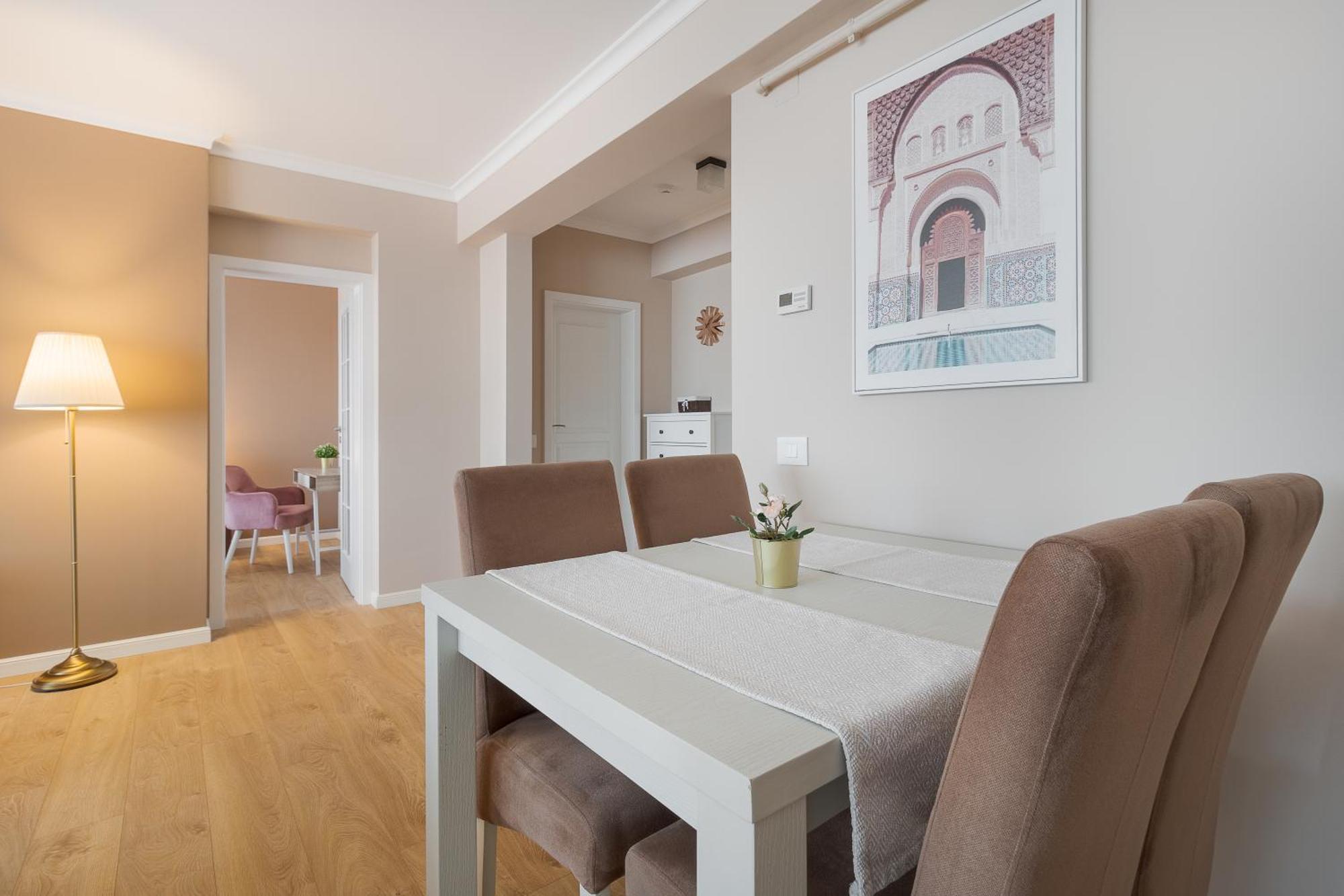 Warm Flat Leilighet Oradea Eksteriør bilde
